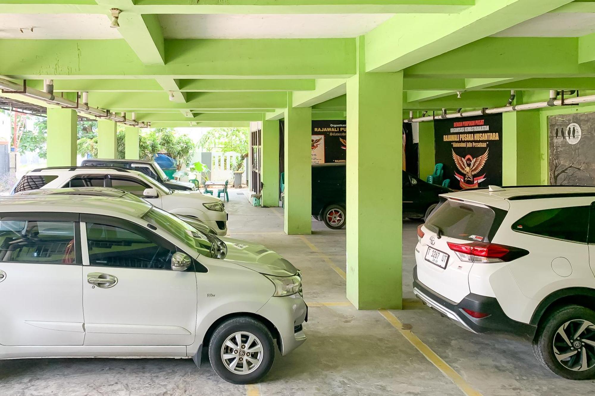 Penginapan Losmen Ayu Pamanukan Redpartner Pamanukan Hilir Exterior foto